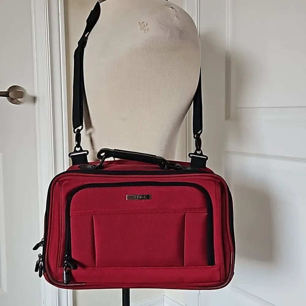 Skyway Women's Shoulder Carry-On Luggage Bag Red/Bag 17"-11"